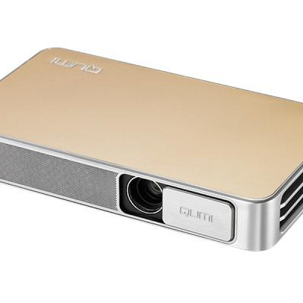 Мультимедийный ультрапортативный LED-проектор Vivitek Qumi Q3 Plus-GD (DLP, 720p 500 ANSI Lm, 30000:1, 1.66, HDMI, Composite Video, Audio-Out (Mini-Jack), USB A (x2), SD (microSD card slot), 30000 часов, 0,460 кг., 3D, цвет золотой)