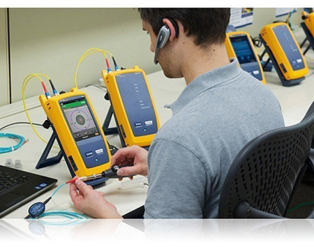 Fluke Networks OFP-Q-ADD - набор из Quad OTDR модуля и компенсационных катушек Fluke Networks OFP-Q-ADD - набор из Quad OTDR модуля и компенсационных катушек
