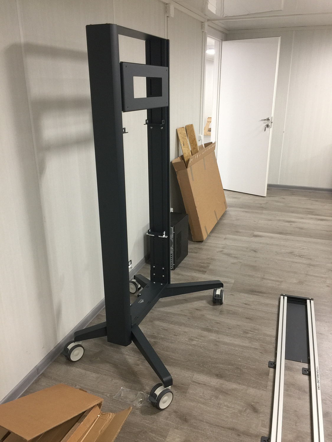 Проект по оснащению переговорной комнаты компании "Ант Яппы" оборудованием для аудио и видеоконференций