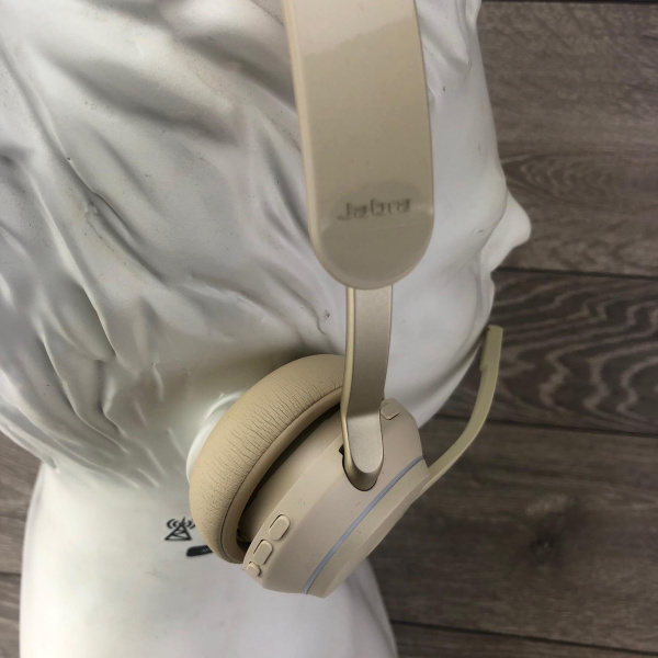 Гарнитура Jabra Evolve2 65, Link380a MS Stereo Beige (26599-999-998) Гарнитура Jabra Evolve2 65, Link380a MS Stereo Beige (26599-999-998)