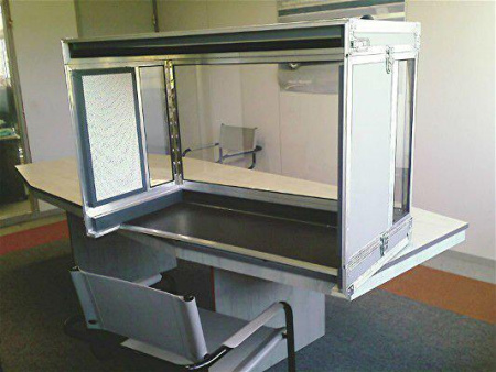 Настольная кабина для двух переводчиков (ширина столешницы 120 см)