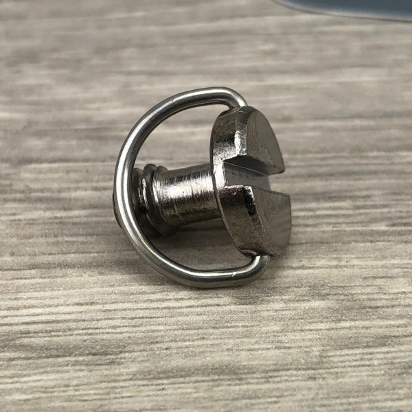 Крепежный винт с резьбой на 1/4" для крепления камер Крепежный винт с резьбой на 1/4" для крепления камер