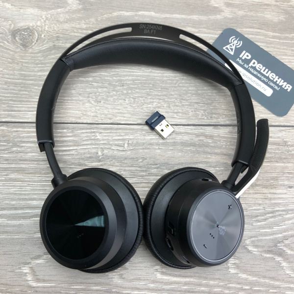 Poly Voyager Focus 2-M UC - беспроводная гарнитура для ПК и мобильного телефона (Bluetooth, Hybrid ANC, адаптер BT700 USB-A, Microsoft Teams) Poly Voyager Focus 2-M UC - беспроводная гарнитура для ПК и мобильного телефона (Bluetooth, Hybrid ANC, адаптер BT700 USB-A, Microsoft Teams)