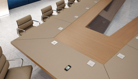 Комплексное решение: электропривод DynamicTalk для микрофонов Bosch на "гусиной шее" (решение на заказ Arthur Holm)