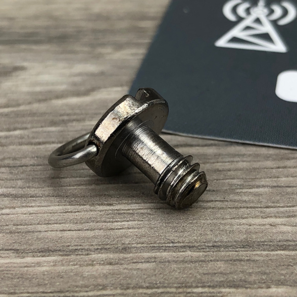 Крепежный винт с резьбой на 1/4" для крепления камер Крепежный винт с резьбой на 1/4" для крепления камер