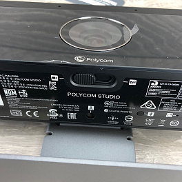 Polycom Studio, универсальная конференц-камера со встроенным саундбаром (4К UHD, WiFi)