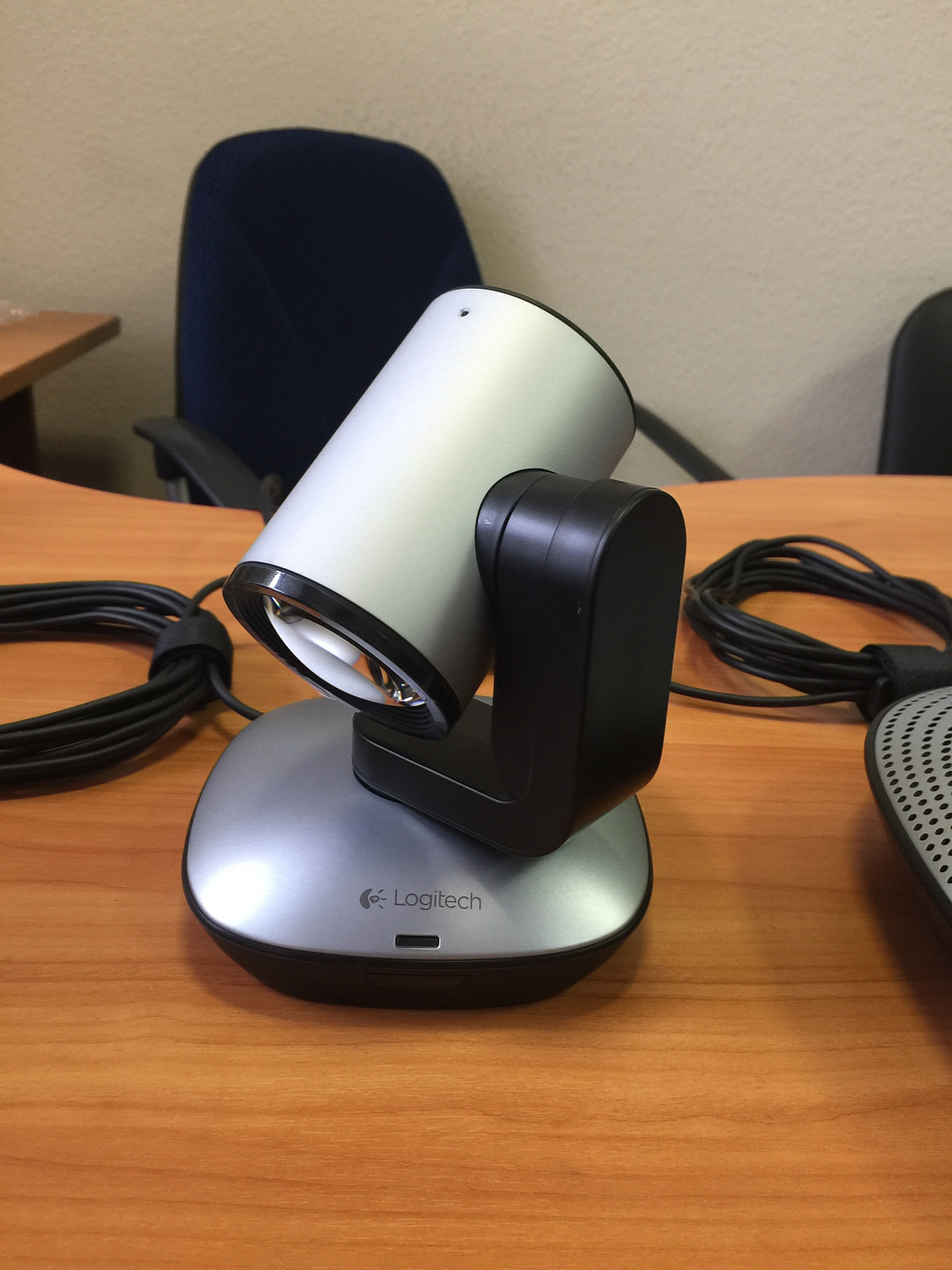 Logitech CC3000e , система видеоконференцсвязи