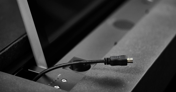 Arthur Holm DynamicX2 UnderCover,  выдвижной монитор