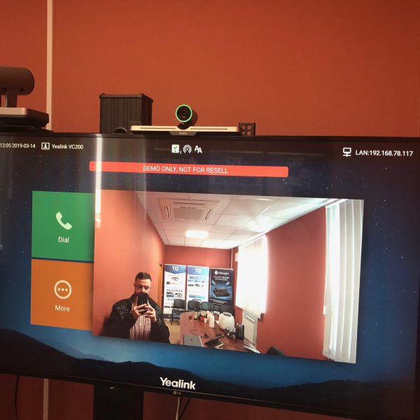 Yealink VC200, терминал для видеоконференцсвязи, для малых переговорных комнат Yealink VC200, терминал для видеоконференцсвязи, для малых переговорных комнат