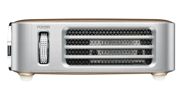 Мультимедийный ультрапортативный LED-проектор Vivitek Qumi Q6 Q6-GD Gold (DLP, WXGA (1280 x 800), 800 ANSI Lm, 30000:1, 1.55, HDMI V1.4( x1), HDMI (MHL) (x1), Audio-Out (3.5mm), USB (Type A), 2W (Mono), 30000 часов, 0,475 кг., 3D, цвет золотистый) Мультимедийный ультрапортативный LED-проектор Vivitek Qumi Q6 Q6-GD Gold (DLP, WXGA (1280 x 800), 800 ANSI Lm, 30000:1, 1.55, HDMI V1.4( x1), HDMI (MHL) (x1), Audio-Out (3.5mm), USB (Type A), 2W (Mono), 30000 часов, 0,475 кг., 3D, цвет золотистый)