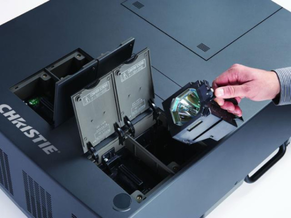 Проектор inorganic 3-LCD, 2048 x 1080 2K, 3000:1, 15000 ANSI лм, 46,5 кг Проектор inorganic 3-LCD, 2048 x 1080 2K, 3000:1, 15000 ANSI лм, 46,5 кг