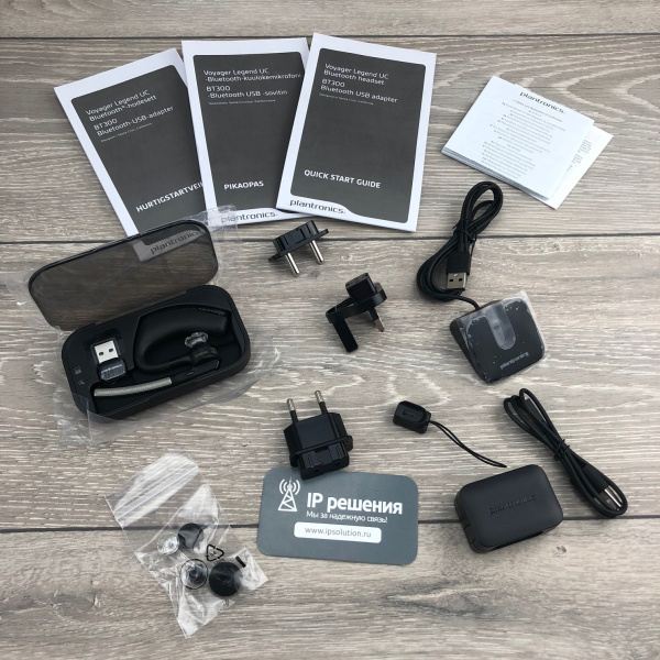 Plantronics Voyager Legend UC, bluetooth гарнитура для работы с сотовым телефоном и компьютером Plantronics Voyager Legend UC, bluetooth гарнитура для работы с сотовым телефоном и компьютером