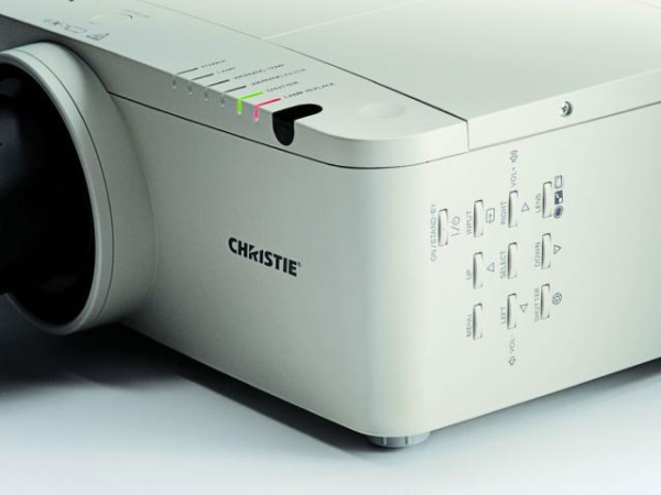 Проектор со встроенным объективом 1.7 - 2.89:1, inorganic 3-LCD, WXGA 1280 x 800, 800:1, 5500 ANSI лм, 9.7 кг Проектор со встроенным объективом 1.7 - 2.89:1, inorganic 3-LCD, WXGA 1280 x 800, 800:1, 5500 ANSI лм, 9.7 кг