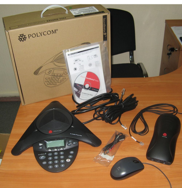 Polycom SoundStation2 EX, телефонный аппарат для конференц-связи, c возможностью подключения дополнительных микрофонов Polycom SoundStation2 EX, телефонный аппарат для конференц-связи, c возможностью подключения дополнительных микрофонов