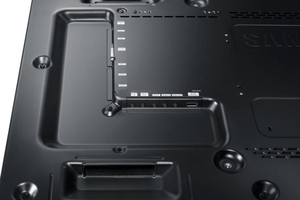 Samsung UH46F5 46". стык 5.5 мм, повышенная яркость 700 кд/м2, уменьшенная толщина корпуса (48 мм), сквозная UHD цепочка Samsung UH46F5 46". стык 5.5 мм, повышенная яркость 700 кд/м2, уменьшенная толщина корпуса (48 мм), сквозная UHD цепочка