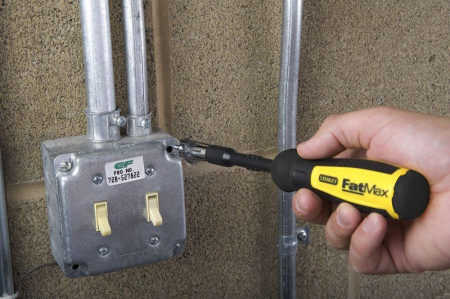 Stanley 9-69-188 - ОТВЕРТКА-ДЕРЖАТЕЛЬ "FATMAX CLIP-N-GRIP MULTI-BIT" С 6-ТЬЮ ВСТАВКАМИ Stanley 9-69-188 - ОТВЕРТКА-ДЕРЖАТЕЛЬ "FATMAX CLIP-N-GRIP MULTI-BIT" С 6-ТЬЮ ВСТАВКАМИ