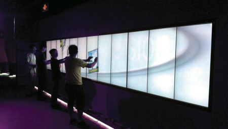 Бесшовный ЖК дисплей Full HD 46”, межпанельный шов 2.3/1,2 мм, 1920х1080 пикс., 700 кд/м2, 3500:1, LED подсветка, угол обзора 178 град., входы VGA, DVI, HDMI, CVBS; 160 Вт Бесшовный ЖК дисплей Full HD 46”, межпанельный шов 2.3/1,2 мм, 1920х1080 пикс., 700 кд/м2, 3500:1, LED подсветка, угол обзора 178 град., входы VGA, DVI, HDMI, CVBS; 160 Вт