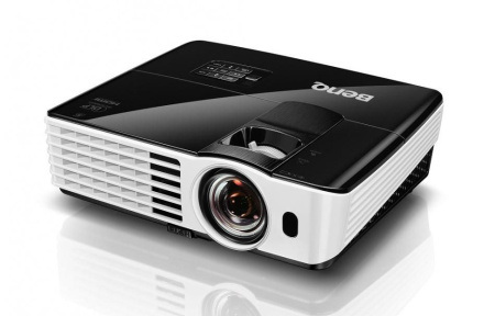 Мультимедийный короткофокусный проектор BenQ TH682ST