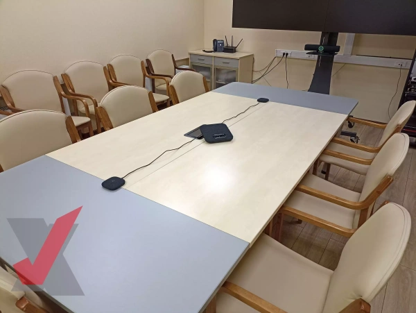 VoiceXpert VXV-310-KIT2 - комплект оборудования для средней конференц-комнаты (видеобар VXV-310-UMS + спикерфон VXA-210-UBE) VoiceXpert VXV-310-KIT2 - комплект оборудования для средней конференц-комнаты (видеобар VXV-310-UMS + спикерфон VXA-210-UBE)