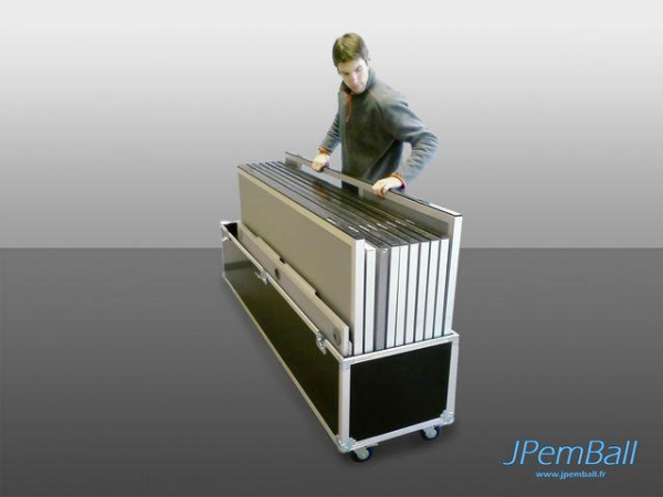 Закрытая кабина POLYTCAB 2100 (вентиляция+кофр с ячейками)