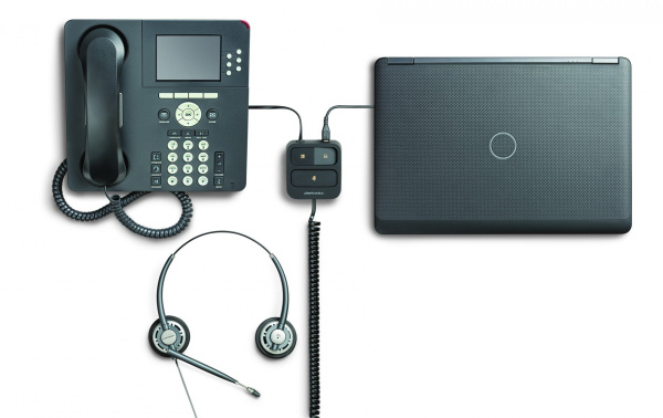 Plantronics MDA100 — адаптер-переключатель для подключения профессиональных гарнитур к ПК и телефону (QD, USB, RJ9) Plantronics MDA100 — адаптер-переключатель для подключения профессиональных гарнитур к ПК и телефону (QD, USB, RJ9)