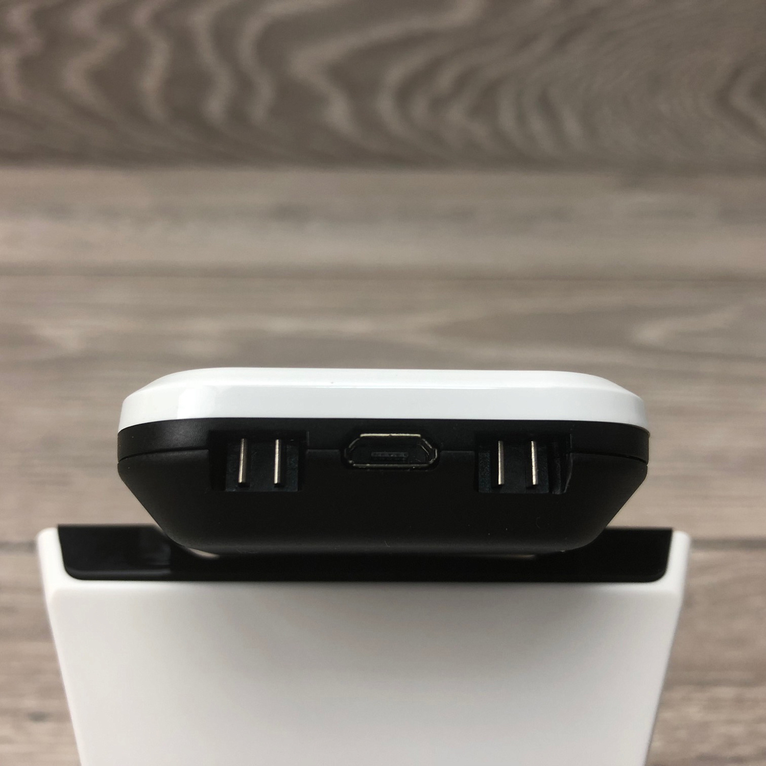 Incom ICW-1000G - WiFi SIP телефон (802.11a/b/g/n, 2,4/5 Ггц, роуминг)