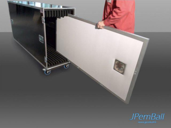 Закрытая кабина POLYTCAB 2100 (вентиляция + свет LED + кофр c ячейками)