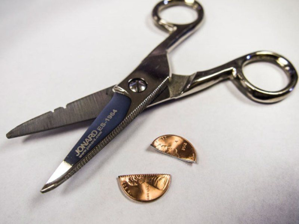 Jonard ES-1964 - ножницы электрика с зазубренным лезвием и V-канавками для зачистки проводов 0,5 - 1 мм Jonard ES-1964 - ножницы электрика с зазубренным лезвием и V-канавками для зачистки проводов 0,5 - 1 мм