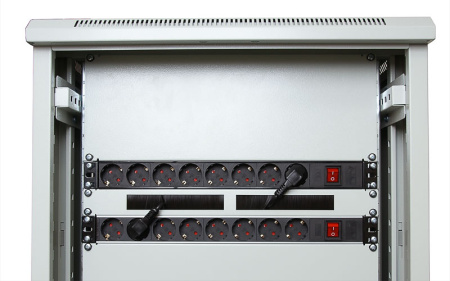 Cabeus, PDU-8P, блок евророзеток для 19" шкафов, горизонтальный, 8 розеток, 10 A, выключатель, гнездо под шнур, алюминиевый корпус Cabeus, PDU-8P, блок евророзеток для 19" шкафов, горизонтальный, 8 розеток, 10 A, выключатель, гнездо под шнур, алюминиевый корпус