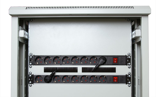 Cabeus, PDU-6P-B-2EU, блок евророзеток для 19" шкафов, горизонтальный, 6 розеток, автомат защиты , шнур 2м, алюминиевый корпус, немецкий стандарт Cabeus, PDU-6P-B-2EU, блок евророзеток для 19" шкафов, горизонтальный, 6 розеток, автомат защиты , шнур 2м, алюминиевый корпус, немецкий стандарт