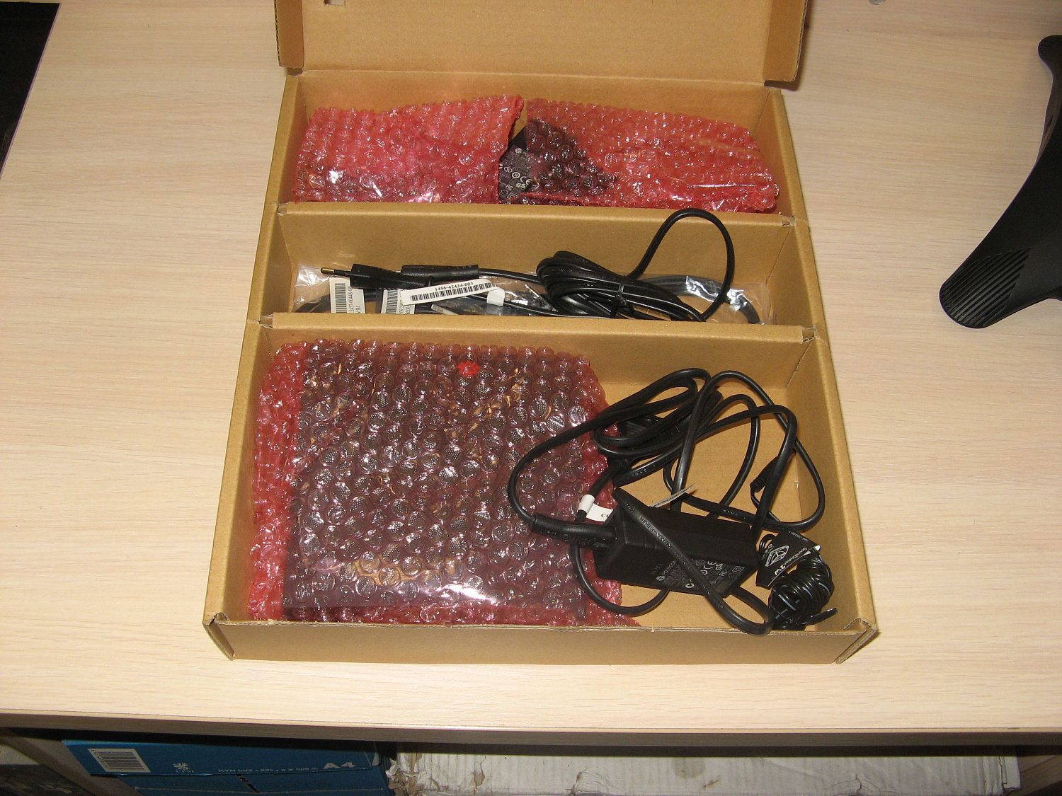 Polycom SoundStation 2W EX, беспроводной телефонный аппарат для конференц-связи Polycom SoundStation 2W EX, беспроводной телефонный аппарат для конференц-связи