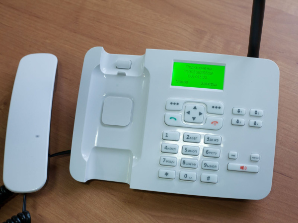 Kammunica-Lite2, стационарный GSM телефон, ЖК-дисплей, съемная внешняя антенна, аккумулятор