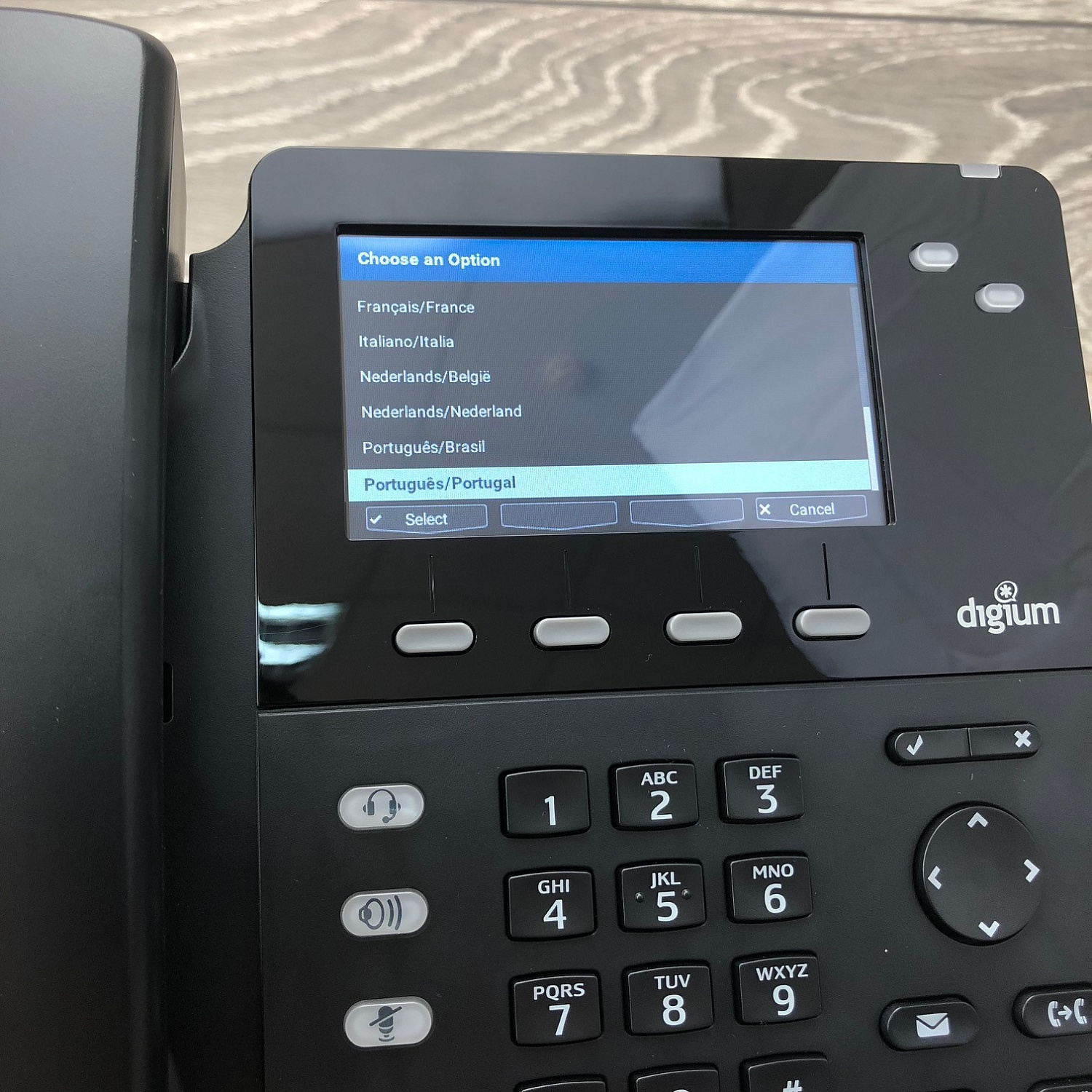 Digium D62 - IP-телефон, 2 SIP линии, POE, 1Гб порт