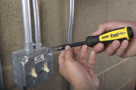 Stanley 9-69-188 - ОТВЕРТКА-ДЕРЖАТЕЛЬ "FATMAX CLIP-N-GRIP MULTI-BIT" С 6-ТЬЮ ВСТАВКАМИ Stanley 9-69-188 - ОТВЕРТКА-ДЕРЖАТЕЛЬ "FATMAX CLIP-N-GRIP MULTI-BIT" С 6-ТЬЮ ВСТАВКАМИ