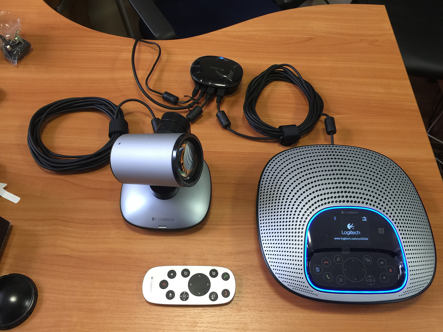 Logitech CC3000e , система видеоконференцсвязи