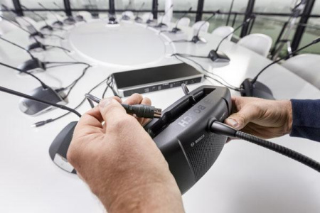 Дискуссионный пульт с микрофоном на короткой ножке 313 мм.