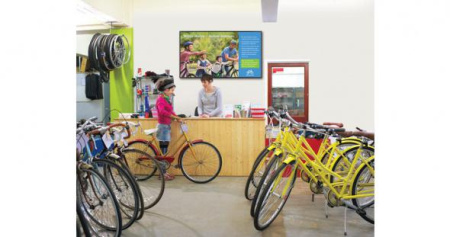 Дисплей Ultra HD 4K 65", LED, 3840x2160, 350 кд/м2, 4000:1, 4K USB Медиа-плеер, динамики 10Втx2, 16/7, HDMIx3, USBx1, 27,5 кг