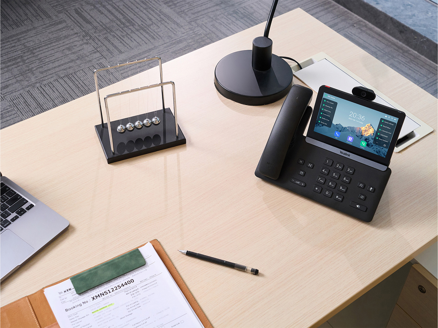 Yealink SIP-T88V Pro ,  видеотелефон (7" экран, Android, WiFi, Bluetooth-трубка, USB, GigE, камера, без БП)