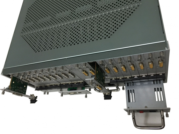 Nuvola MediaManager3636 - Шасси универсального модульного матричного коммутатора на 36 входов / 36 выходов
