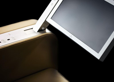 Профессиональный моторизованный 15,6" широкоформатный Full HD монитор для интеграции в подлокотник кресла