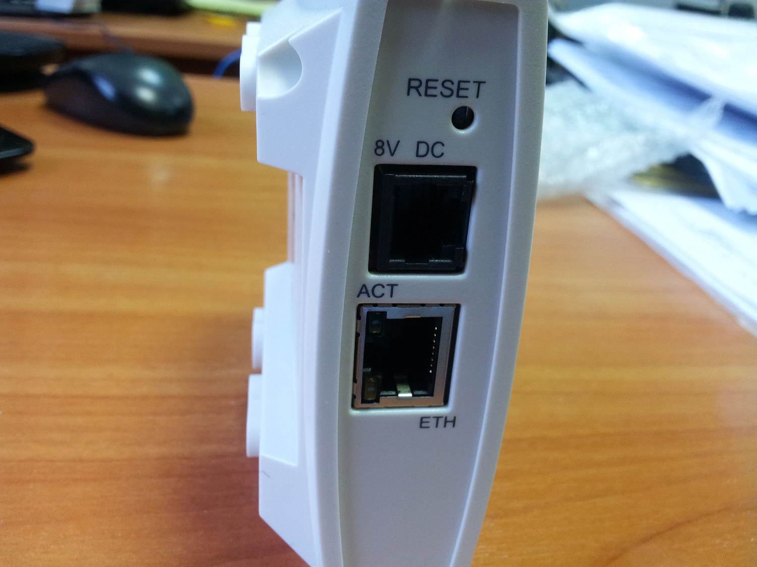 Spectralink IP-DECT Server 400, контроллер системы (1G8, 12 Users / 6 Ch) Spectralink IP-DECT Server 400, контроллер системы (1G8, 12 Users / 6 Ch)