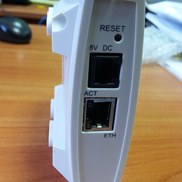 Spectralink IP-DECT Server 400, контроллер системы (1G8, 12 Users / 6 Ch)