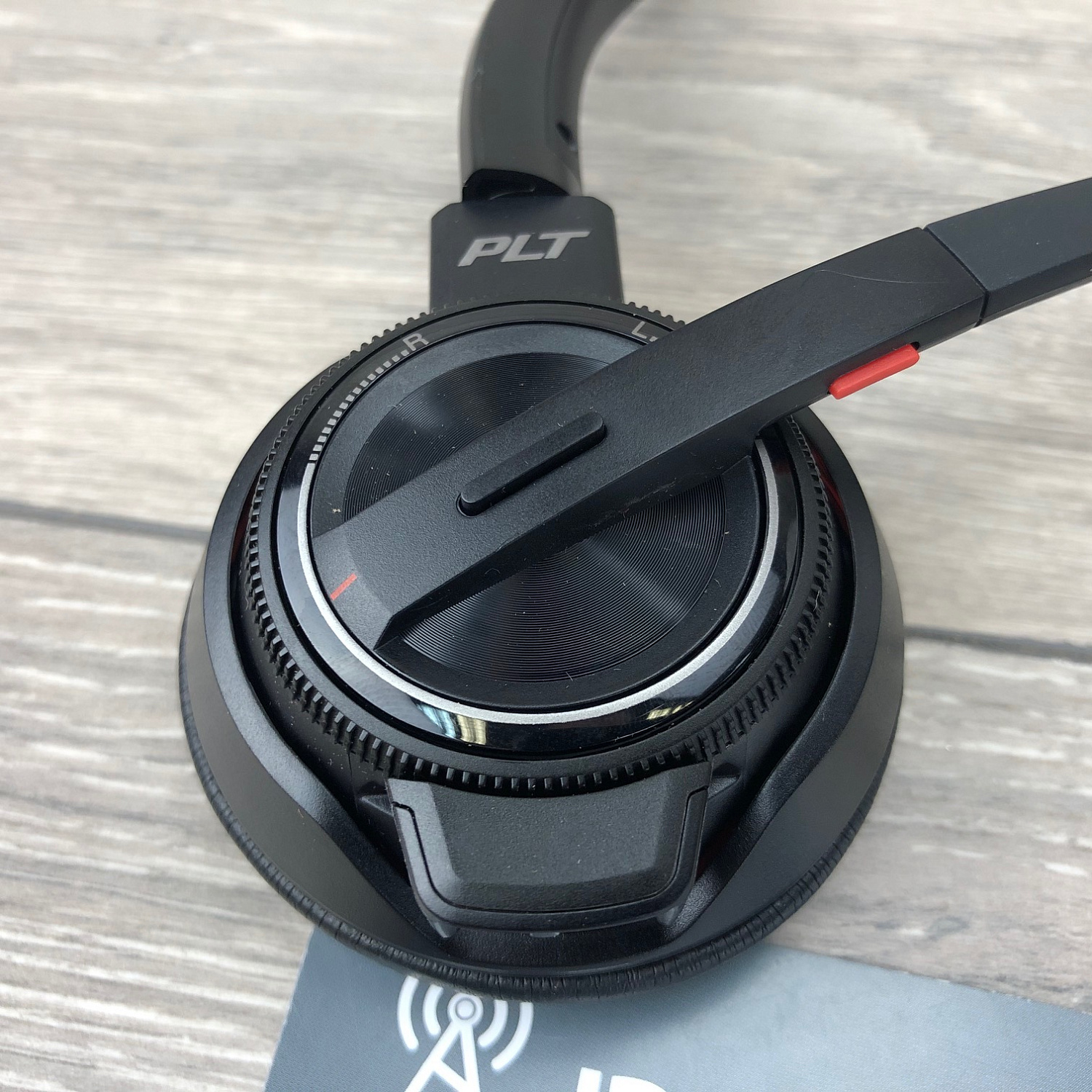 Plantronics Savi W8220-M, беспроводное DECT-решение для компьютера, смартфона и стационарного телефона (Microsoft, стерео) Plantronics Savi W8220-M, беспроводное DECT-решение для компьютера, смартфона и стационарного телефона (Microsoft, стерео)