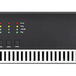 AUDAC SMQ500, четырехканальный низкоомный усилитель