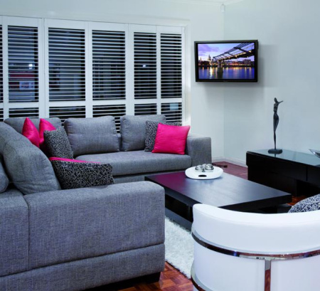 Настенное крепление для плазменной и ЖK-панели, регулировка поворота и наклона, для панелей до 50", цвет - черный Настенное крепление для плазменной и ЖK-панели, регулировка поворота и наклона, для панелей до 50", цвет - черный