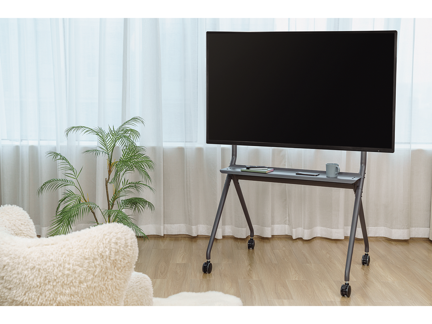 IPmatika TTF15-68FW, мобильная стойка для видеоконференций