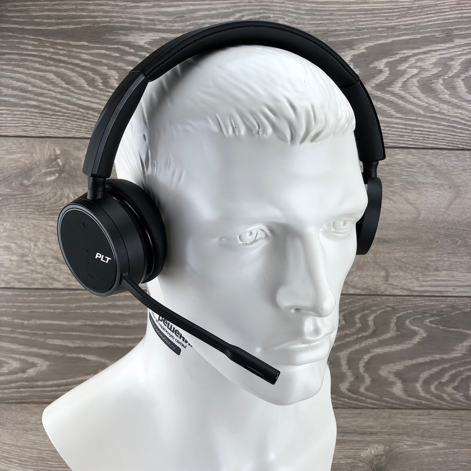 Poly Studio P5 with Voyager 4220 UC (USB-A) комплект для персонального общения по видеосвязи Poly Studio P5 with Voyager 4220 UC (USB-A) комплект для персонального общения по видеосвязи
