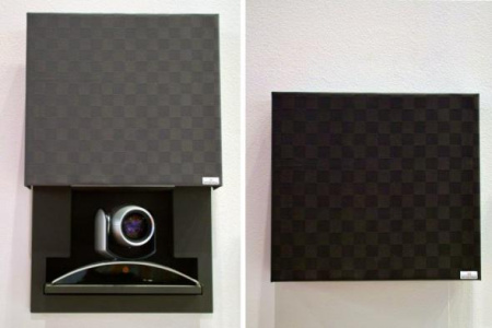 Профессиональная моторизированная панель под видеоконференц-камеру, способная скрывать оборудование видеоконференцсвязи, когда оно не используются. Профессиональная моторизированная панель под видеоконференц-камеру, способная скрывать оборудование видеоконференцсвязи, когда оно не используются.