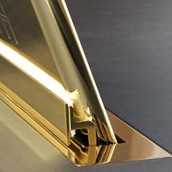 Широкоформатный выдвижной моторизированный монитор 17,3'' Full HD с наклоном в 20° Широкоформатный выдвижной моторизированный монитор 17,3'' Full HD с наклоном в 20°