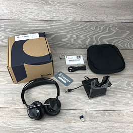 Poly Voyager Focus 2 UC - беспроводная гарнитура для ПК и мобильного телефона (Bluetooth, Hybrid ANC, адаптер BT700 USB-A, зарядная станция) Poly Voyager Focus 2 UC - беспроводная гарнитура для ПК и мобильного телефона (Bluetooth, Hybrid ANC, адаптер BT700 USB-A, зарядная станция)